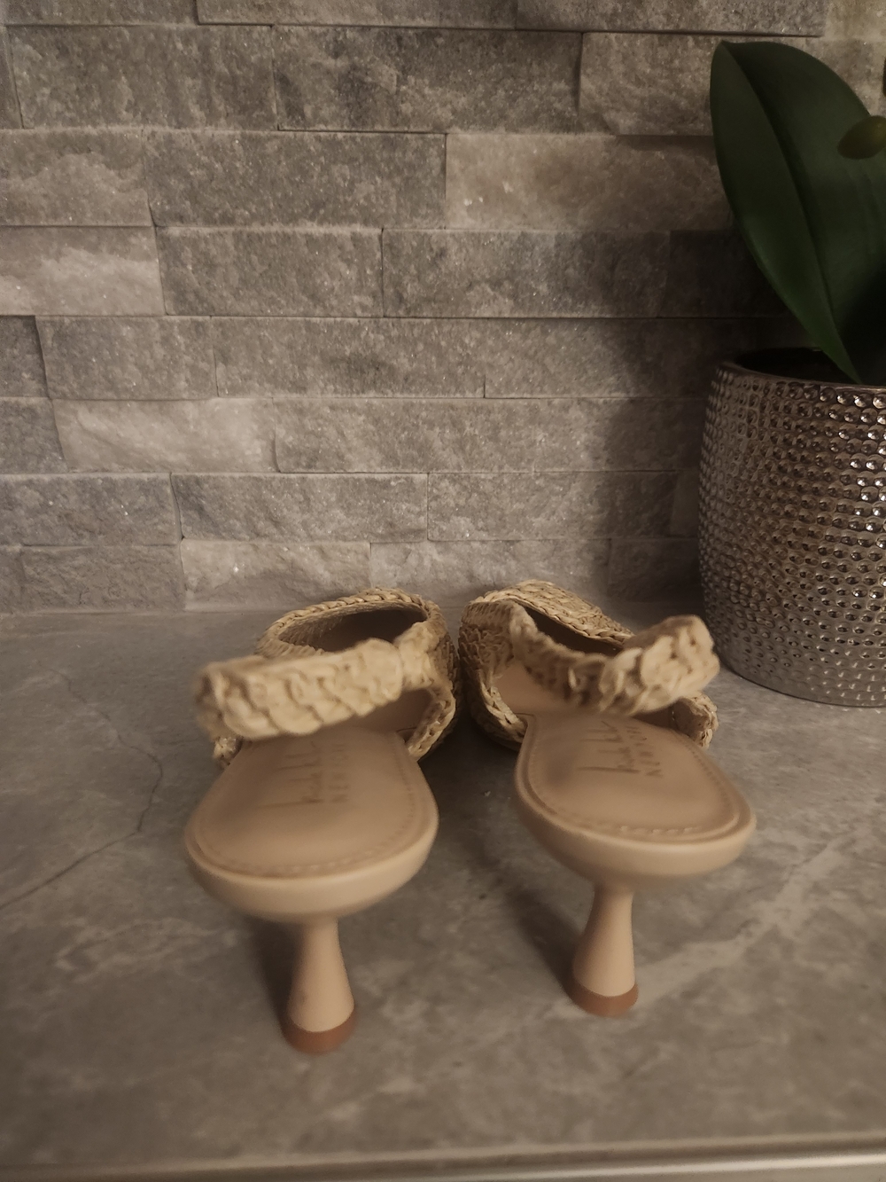 NEW - Woven Raffia Style Slingback Kitten Heels in Natural - Picture 5 of 6